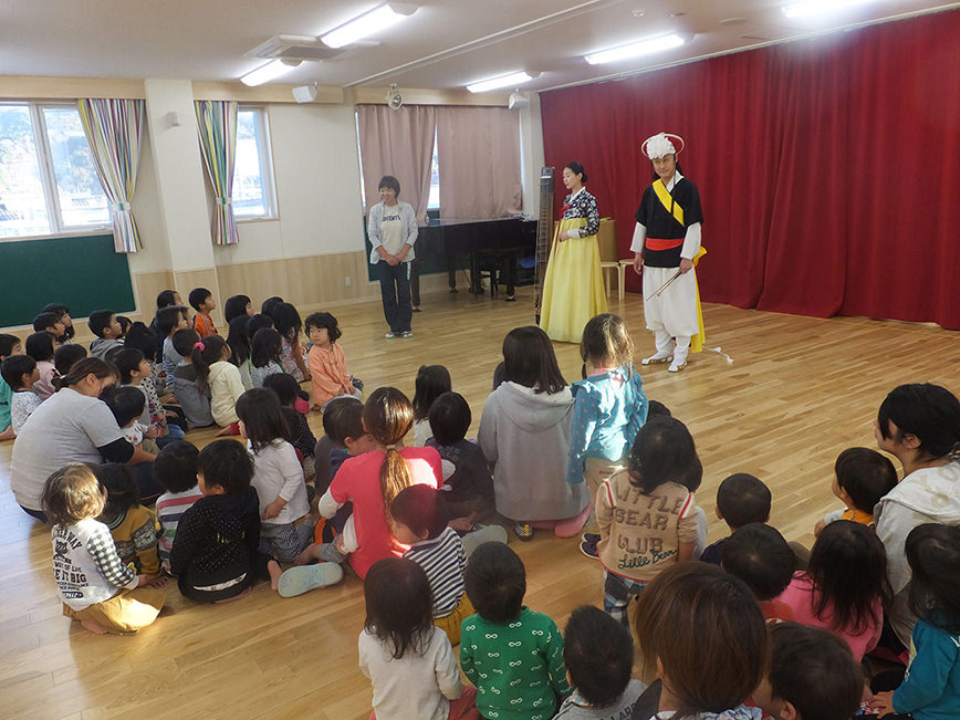 石巻ひがし保育園　韓国民族音楽