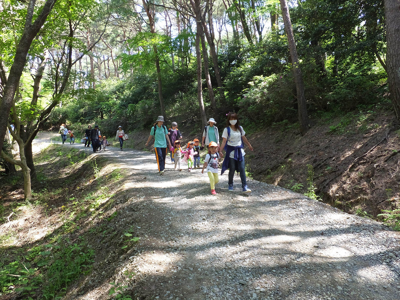 石巻ひがし保育園　春の遠足